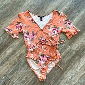 Floral V-neck Short-Sleeve Bodysuit with Tie
